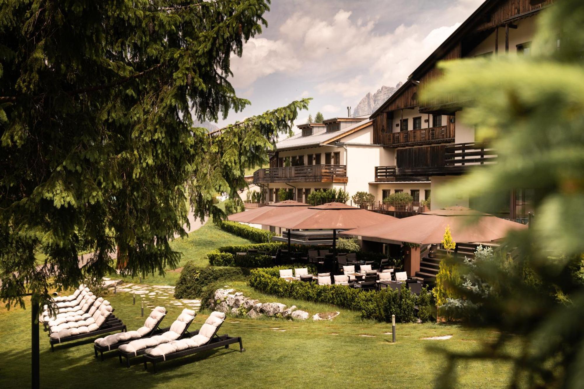 Rosapetra SPA Resort Cortina dʼAmpezzo Esterno foto